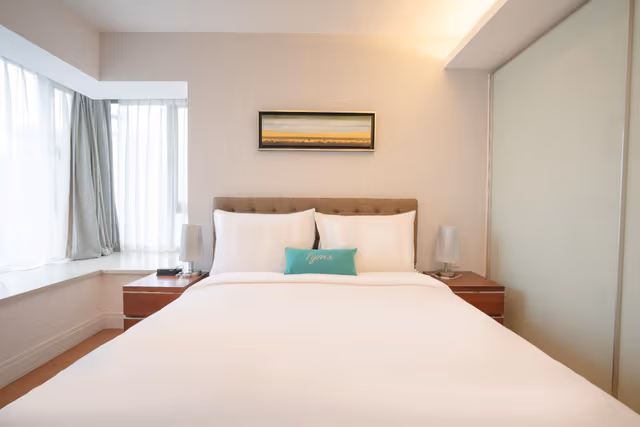 2 Bedroom Deluxe Apartment - 1 Queen, 1 Double