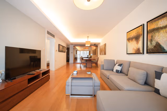 2 Bedroom Deluxe Apartment - 1 Queen, 1 Double
