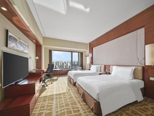 TWIN HILTON DELUXE PLUS