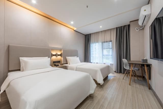 Huazhu - Family Room