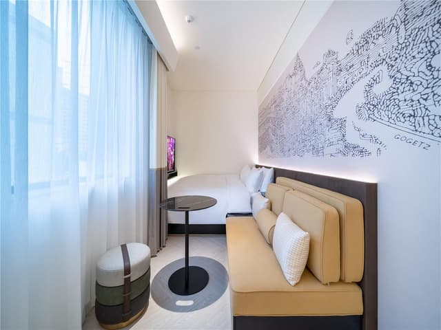 Huazhu - Deluxe Bed Room