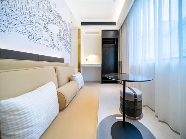 Huazhu - Deluxe Bed Room