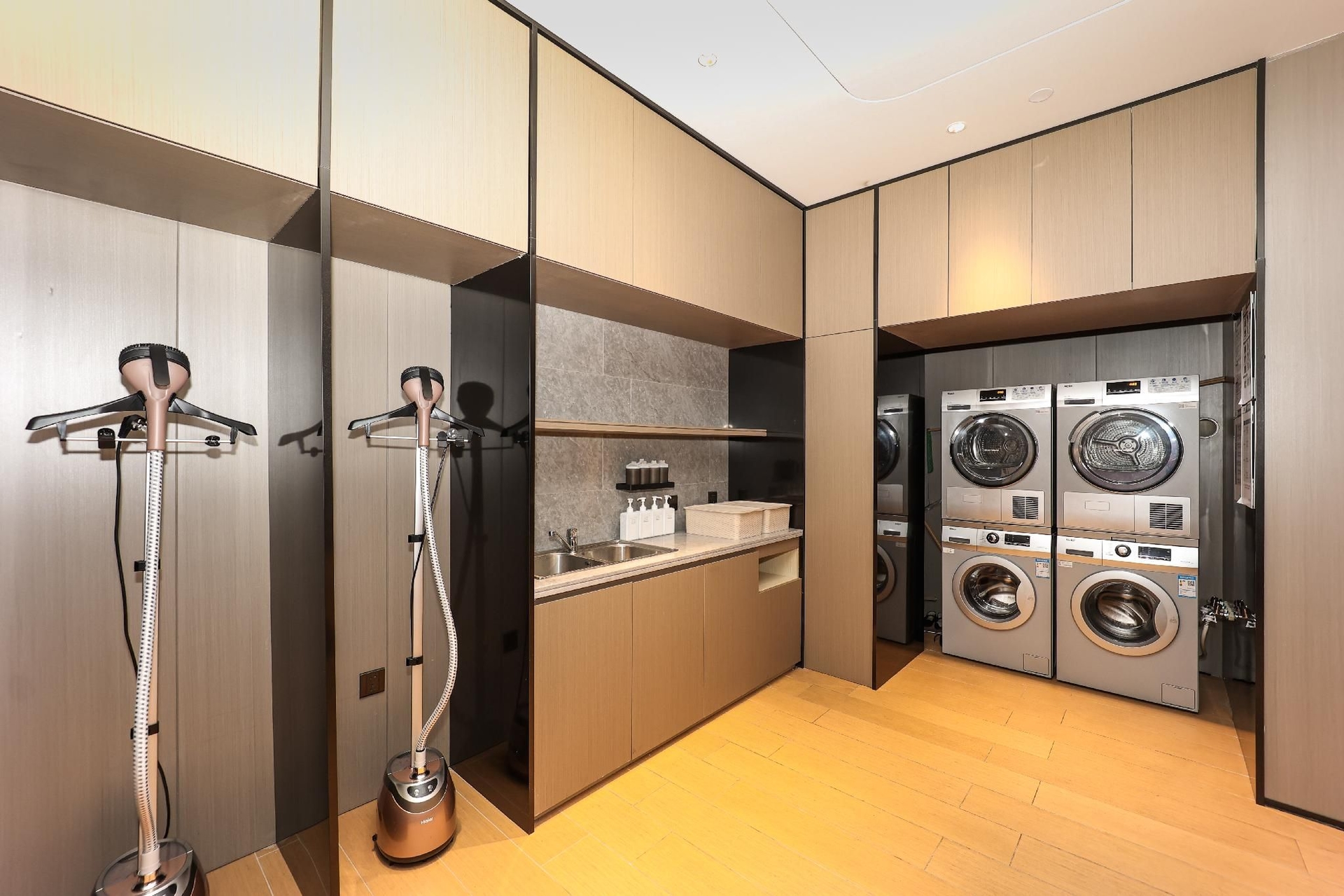 Ji Hotel Shanghai Xujiahui Guanshengyuan Road1