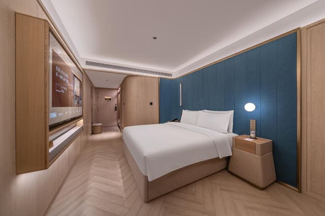 Huazhu - Deluxe Bed Room
