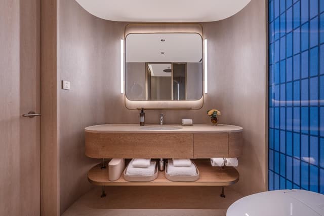 Huazhu - Deluxe Bed Room