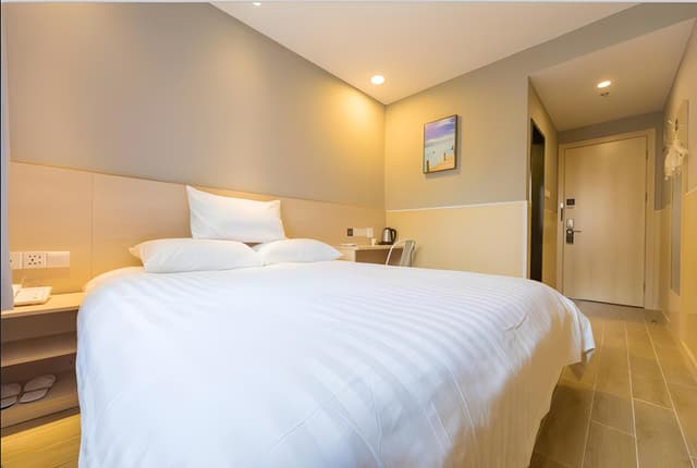 Zero Pressure Superior Queen Room