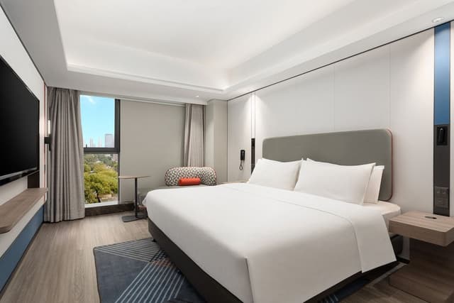 1 King 1 Bedroom Suite