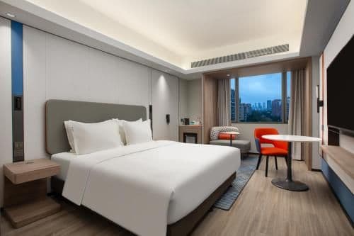 1 King Standard Extra Floor Space