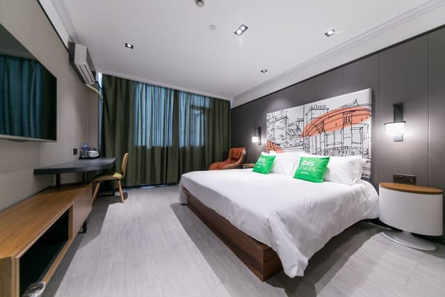 Huazhu - Business Bed Room
