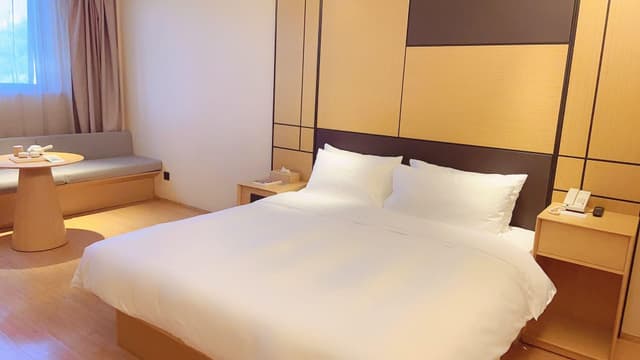 Huazhu - Superior BedRoom