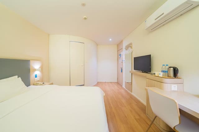 Huazhu - Superior BedRoom