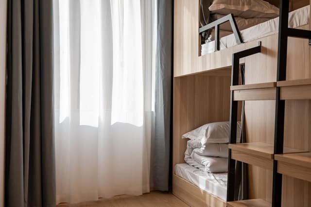 Eight-person room for men