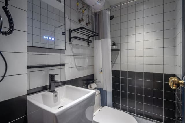 Shared Dormitory, Women only, Private Bathroom