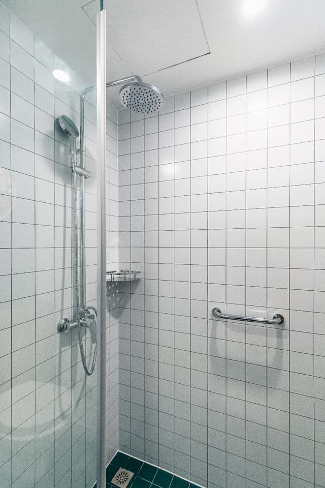 WH - Deluxe Business Suite