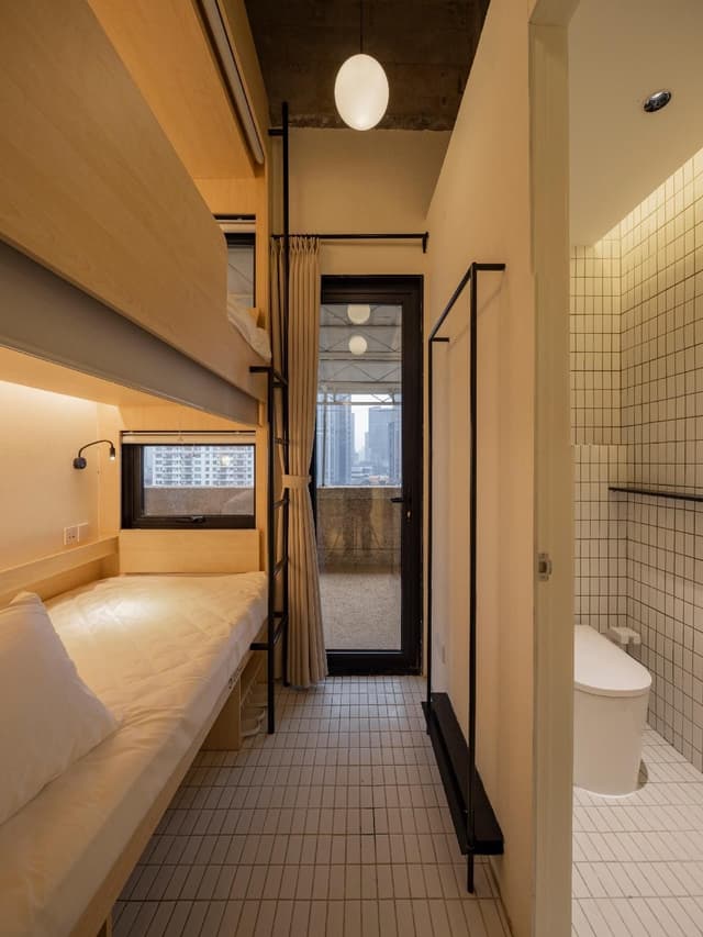 1 Bed in Girls - 2 Person Sunshine Room With Private Bathroom And Balcony