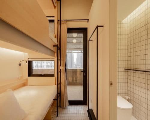 1 Bed In Boys - 2 Person Sunshine Room With Private Bathroom And Balcony