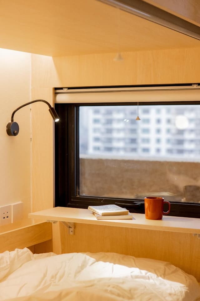 1 Bed in Girls - 2 Person Sunshine Room With Private Bathroom And Balcony