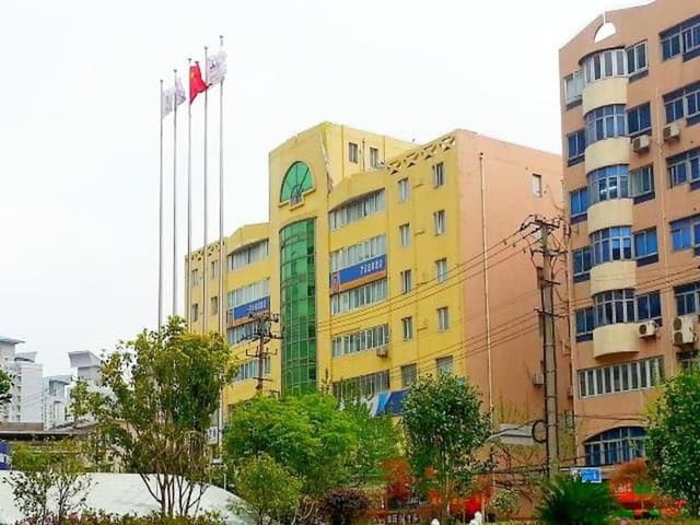 Business Queen Room