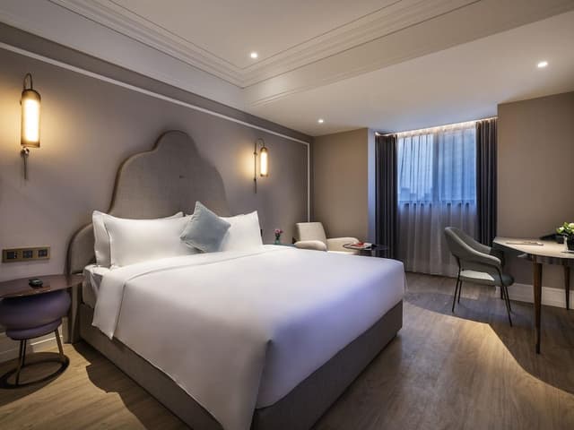 Standard Room, 1 King Bed