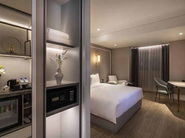 Standard Room, 1 King Bed