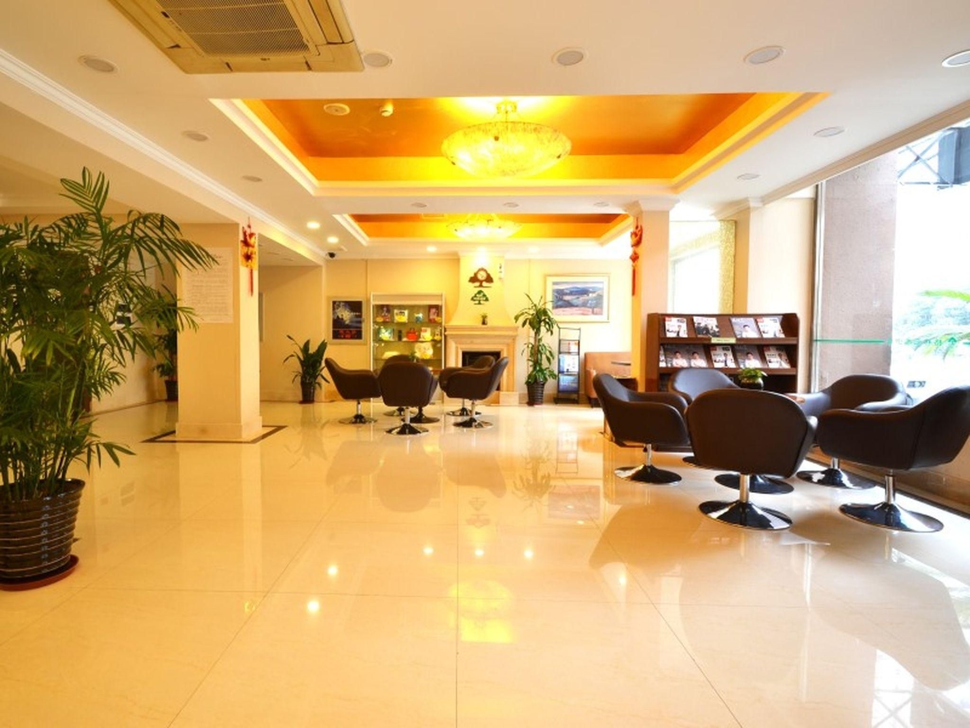 Greentree Inn Shanghai Jingan Railway Station Xinzha Road Business Hotel4