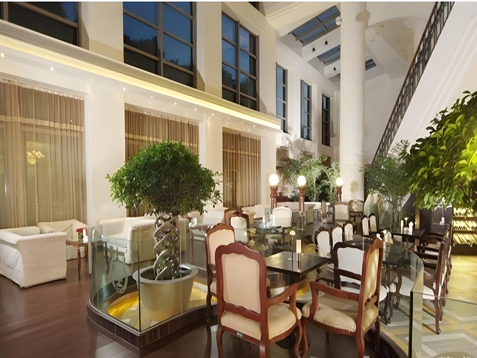 โรงแรมเซี่ยงไฮ้ (Shanghai Hotel)3