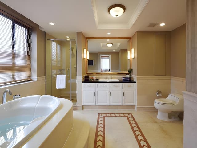 Executive Queen Suite