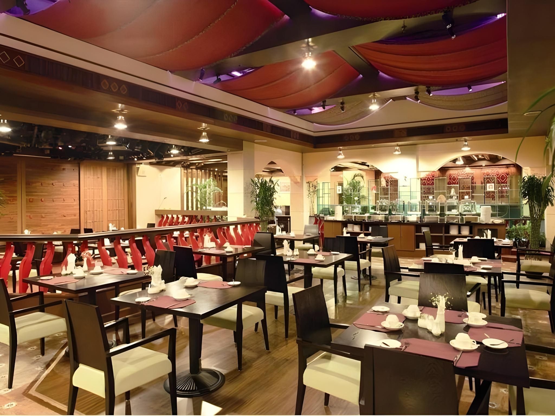 โรงแรมเซี่ยงไฮ้ (Shanghai Hotel)4