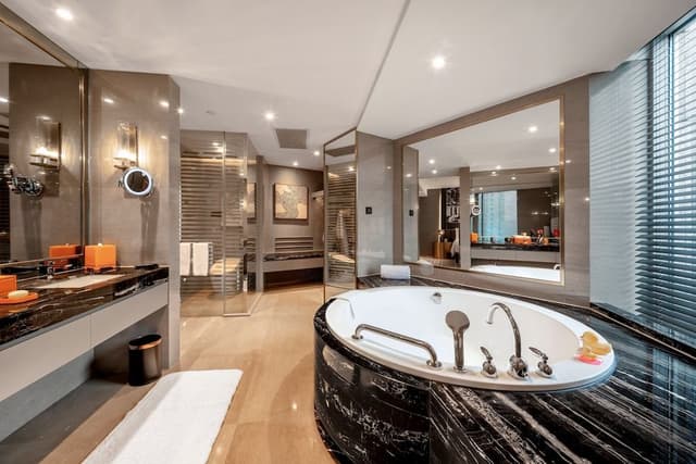 Suite, 1 King Bed
