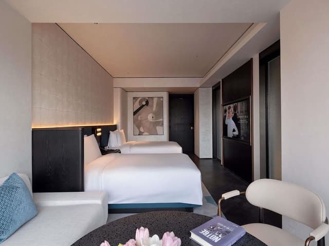 Luxury Room, 2 Twin Beds, City View