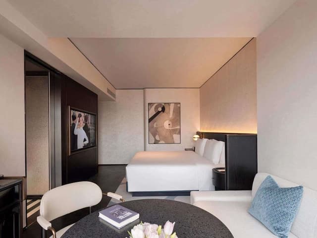 Luxury Room, 1 King Bed, City View