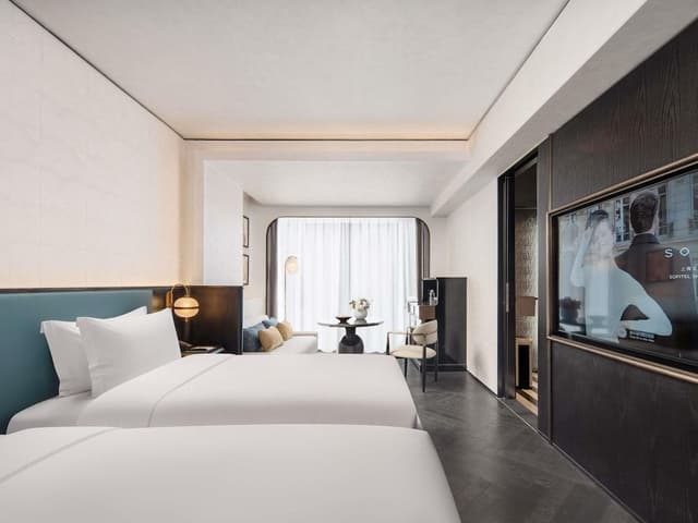 Luxury Room, 2 Twin Beds, City View