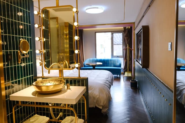 Deluxe King Room - Newly Renovated