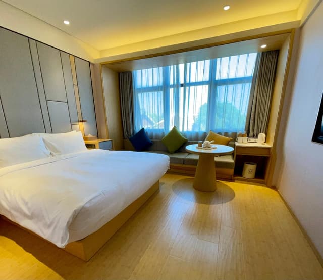 Huazhu - Superior BedRoom