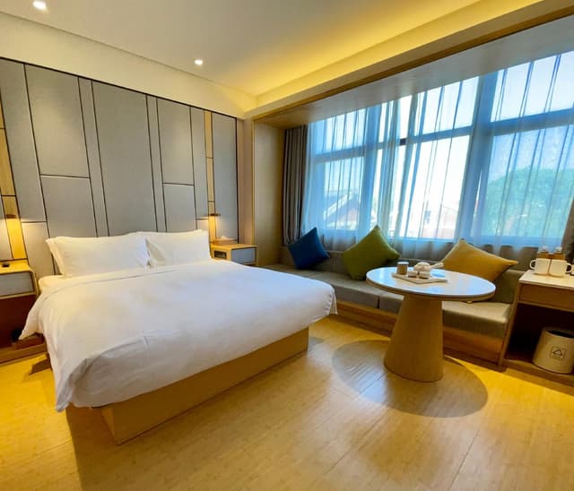 Huazhu - Superior BedRoom