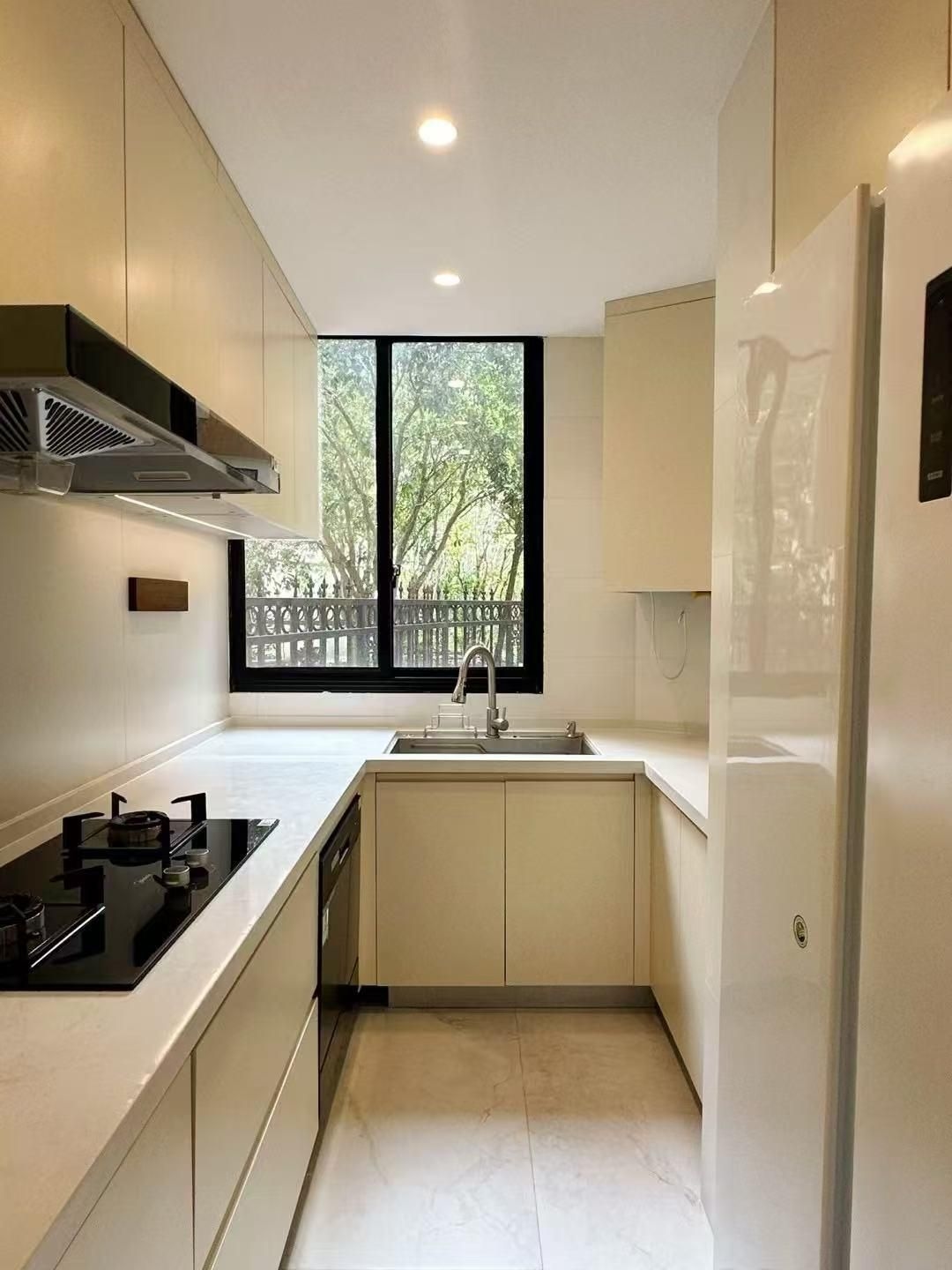 ซันนี่อะโบด ดีลักซ์ 3 ห้องนอน ใกล้ซูเจียฮุย (Sunny Abode. Deluxe three bedroom near Xujiahui)1