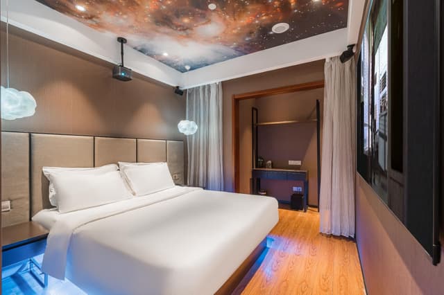 Comfort King Room
