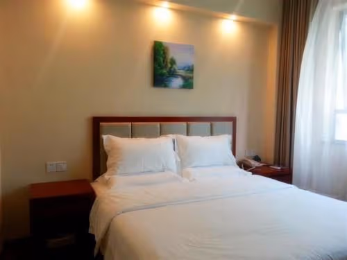 Hotel Queen Room