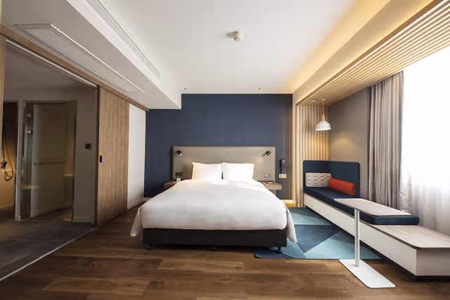 Suite, 1 King Bed