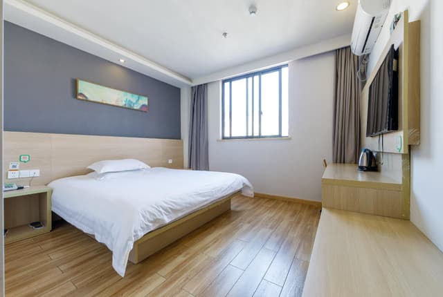 Huazhu - Superior BedRoom