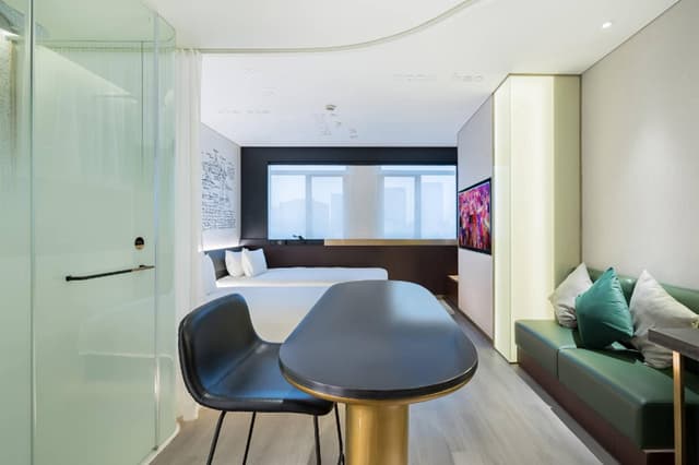Huazhu - Deluxe Twin Room
