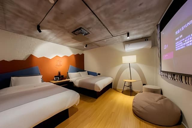 YUNIK Party Room