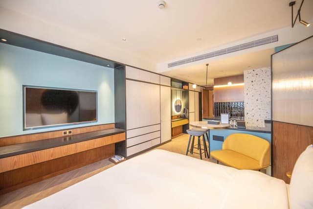 1-Bedroom Deluxe Apartment