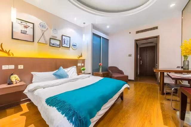 Deluxe Queen Room