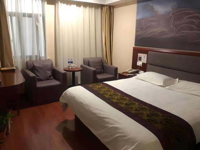 Standard - Queen Room