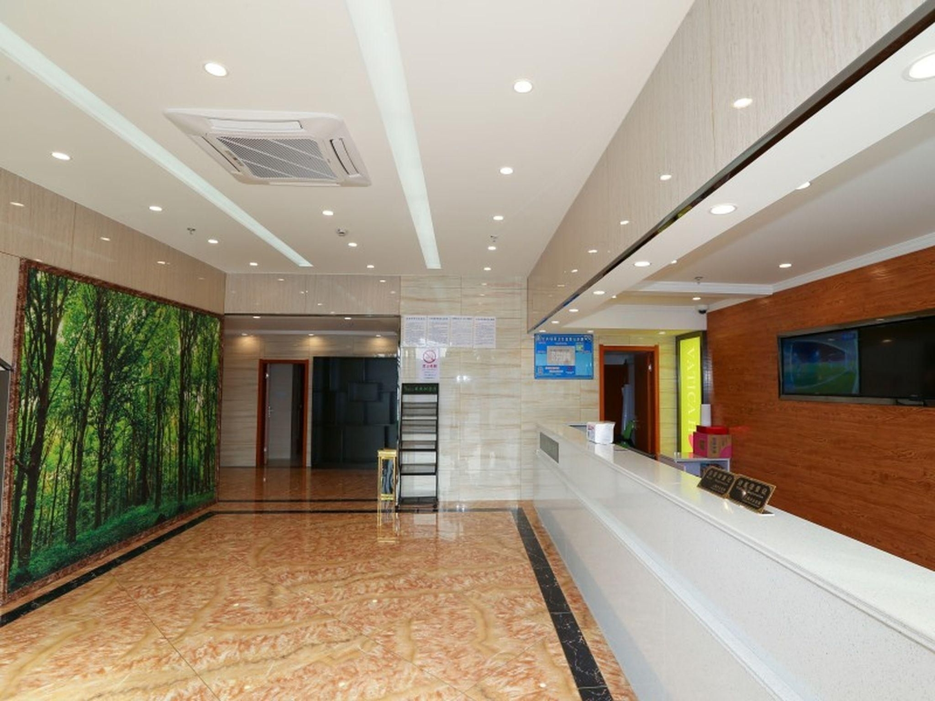 โรงแรมวาติกา เซี่ยงไฮ้ จินซาน กั๋วจี้ซางเหมาเฉิง เหว่ยหงโร้ด (Vatica Shanghai Jinshan Guojishangmaocheng Weihong Road Hotel)0
