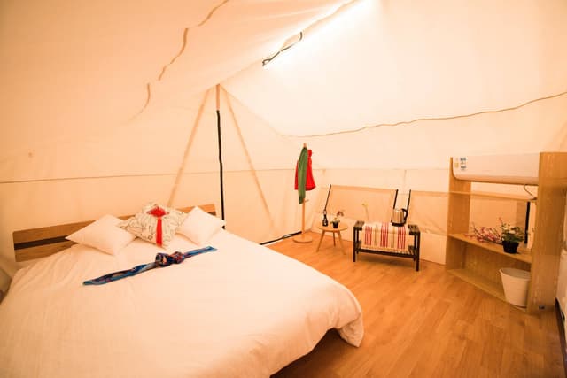 Deluxe Camping King Room