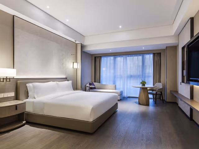 Superior Room, 1 King Bed