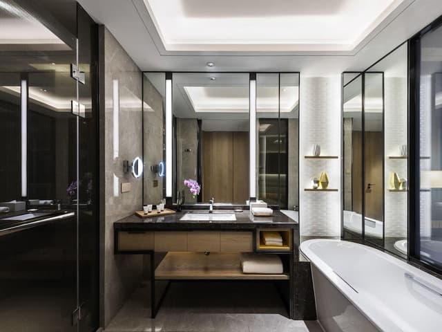 Superior Room, 1 King Bed