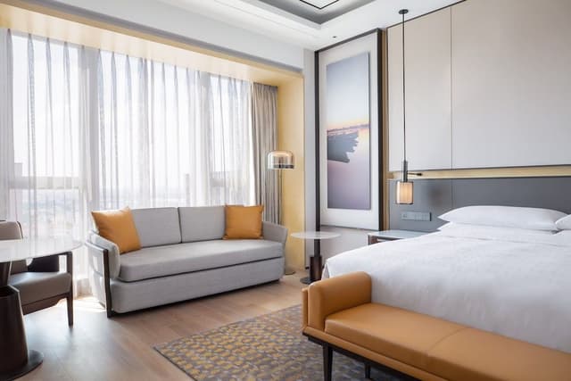 Suite, 1 King Bed